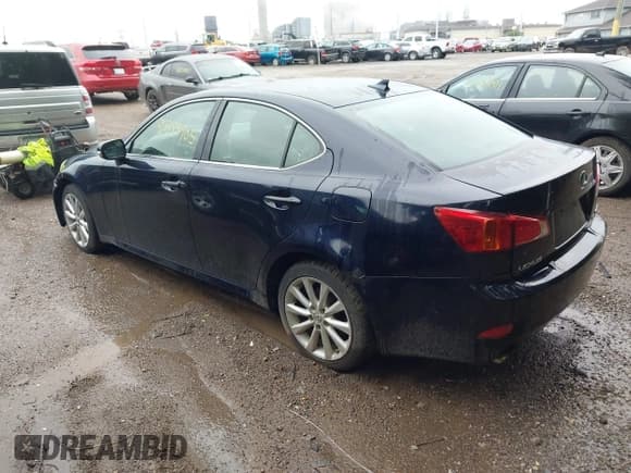 ✅ 2010 Lexus IS 250 • VIN: JTHCF5C24A2032718 • Lot: 42388905. Listed on IAAI with 157,741 mi. Free auction sales archive from the USA and detailed vehicle history report at DreamBid. Image 3.