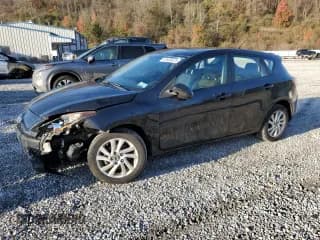 ✅ 2013 Mazda 3 i Touring • VIN: JM1BL1L7XD1746292 • Лот: 92409515. Опубликован ранее на Copart с пробегом 119 012 миль. Бесплатный доступ к архиву аукционных продаж из США и подробный отчёт об истории автомобиля на DreamBid. Изображение 1.