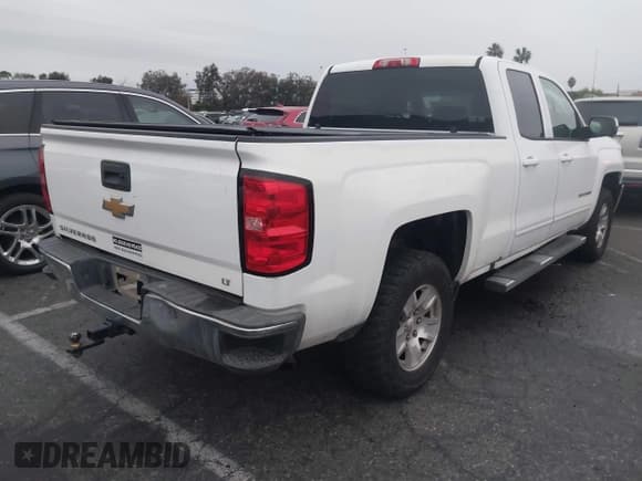 ✅ 2017 Chevrolet Silverado 1500 LT • VIN: 1GCRCREC4HZ193492 • Лот: 43716182. Опубликован ранее на IAAI с пробегом 48 277 миль. Бесплатный доступ к архиву аукционных продаж из США и подробный отчёт об истории автомобиля на DreamBid. Изображение 4.