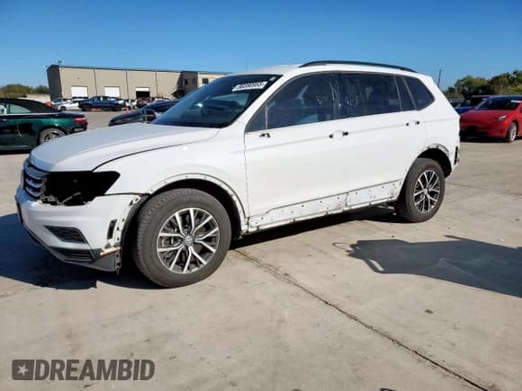 ✅ 2021 Volkswagen Tiguan S • VIN: 3VV1B7AX2MM000492 • Lot: 90380955. Wystawiony na Copart z przebiegiem 45 670 mil. Bezpłatny archiwum sprzedaży aukcyjnych z USA i szczegółowy raport historii pojazdu na DreamBid. Zdjęcie 1.
