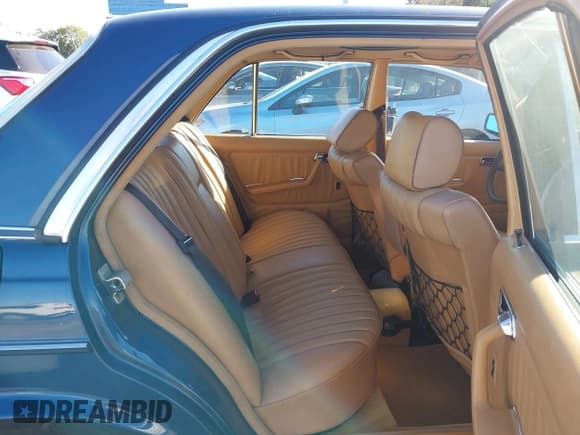 ✅ 1985 Mercedes-Benz 300 • VIN: WDBAB33C5FA226574 • Lot: 43483833. Listed on IAAI with 91,536 mi. Free auction sales archive from the USA and detailed vehicle history report at DreamBid. Image 8.