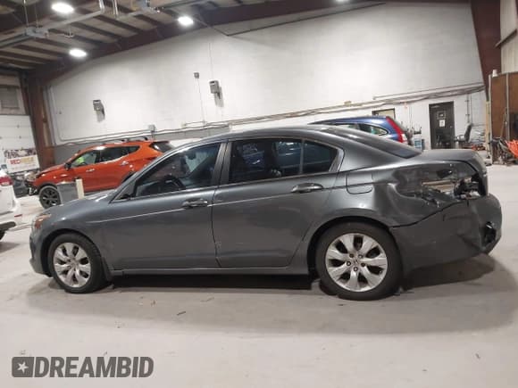 ✅ 2010 Honda Accord EX-L • VIN: 1HGCP2F89AA173563 • Лот: 43723627. Опубликован ранее на IAAI с пробегом 192 826 миль. Бесплатный доступ к архиву аукционных продаж из США и подробный отчёт об истории автомобиля на DreamBid. Изображение 15.