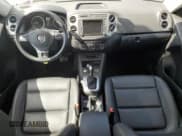 ✅ 2017 Volkswagen Tiguan Wolfsburg Edition • VIN: WVGSV7AX1HW505628 • Лот: 81818215. Опубликован ранее на Copart с пробегом 54 955 миль. Бесплатный доступ к архиву аукционных продаж из США и подробный отчёт об истории автомобиля на DreamBid. Изображение 8.