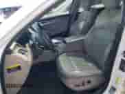 2015 Hyundai Genesis 3.8L z VIN KMHGN4JE6FU100036, wystawiony jako Copart lot #67147744 z przebiegiem 135 833 mil mil oraz Szkoda całkowita • Salvage title. Historia ofert i sprzedaży dostępna na DreamBid. Obrazek 7.