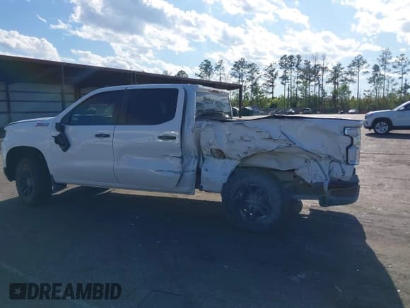 ✅ 2020 Chevrolet Silverado 1500 LT Trail Boss • VIN: 1GCPYFED0LZ269489 • Lot: 41886733. Wystawiony na IAAI z przebiegiem 71 414 mil. Bezpłatny archiwum sprzedaży aukcyjnych z USA i szczegółowy raport historii pojazdu na DreamBid. Zdjęcie 14.