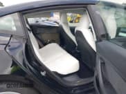 ✅ 2023 Tesla Model 3 • VIN: 5YJ3E1EA1PF424725 • Lot: 43321874. Wystawiony na IAAI z przebiegiem 9 052 mil. Bezpłatny archiwum sprzedaży aukcyjnych z USA i szczegółowy raport historii pojazdu na DreamBid. Zdjęcie 8.