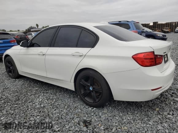 ✅ 2014 BMW 3 Series 320i xDrive • VIN: WBA3C3C5XEPV90555 • Lot: 90542255. Listed on Copart with 137,262 mi. Free auction sales archive from the USA and detailed vehicle history report at DreamBid. Image 2.