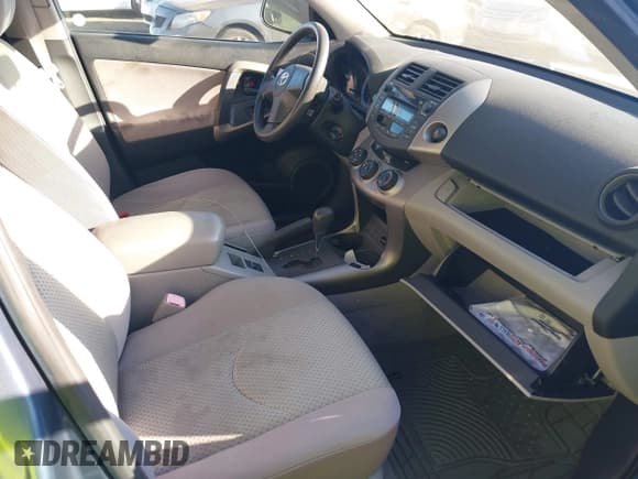 ✅ 2008 Toyota RAV4 • VIN: JTMBD33V586067126 • Lot: 43347979. Wystawiony na IAAI z przebiegiem 193 846 mil. Bezpłatny archiwum sprzedaży aukcyjnych z USA i szczegółowy raport historii pojazdu na DreamBid. Zdjęcie 5.