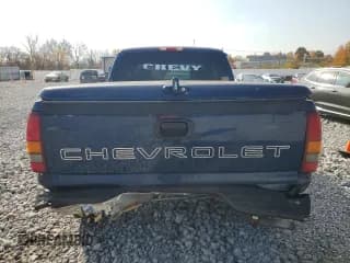 ✅ 2001 Chevrolet Silverado 1500 • VIN: 2GCEC19W411359870 • Лот: 78019274. Опубликован ранее на Copart с пробегом 135 752 миль. Бесплатный доступ к архиву аукционных продаж из США и подробный отчёт об истории автомобиля на DreamBid. Изображение 6.