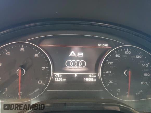 ✅ 2011 Audi A8 • VIN: WAURVAFD5BN019557 • Lot: 54801035. Wystawiony na Copart z przebiegiem 148 688 mil. Bezpłatny archiwum sprzedaży aukcyjnych z USA i szczegółowy raport historii pojazdu na DreamBid. Zdjęcie 9.