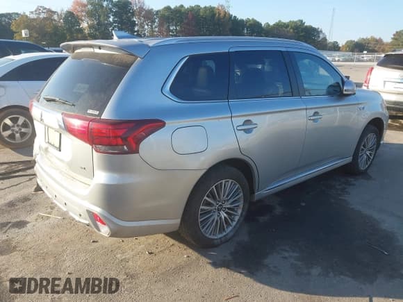 ✅ 2022 Mitsubishi Outlander SEL • VIN: JA4J2VA72NZ053691 • Лот: 43661647. Опубликован ранее на IAAI с пробегом 116 954 миль. Бесплатный доступ к архиву аукционных продаж из США и подробный отчёт об истории автомобиля на DreamBid. Изображение 4.