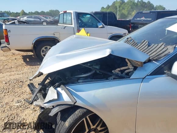 ✅ 2014 Mercedes-Benz C 250 Sport • VIN: WDDGF4HB0EG193474 • Lot: 42801100. Listed on IAAI with 146,305 mi. Free auction sales archive from the USA and detailed vehicle history report at DreamBid. Image 6.