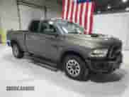 2021 Ram 1500 Warlock z VIN 1C6RR6GT2MS575041, wystawiony jako Copart lot #73572404 z przebiegiem 94 601 mil mil oraz Czysty tytuł • Clean title. Historia ofert i sprzedaży dostępna na DreamBid. Obrazek 4.