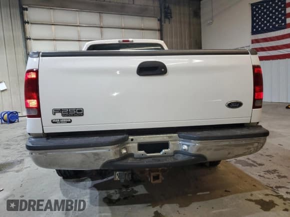 ✅ 2000 Ford F-250 XL • VIN: 1FTNX21F2YEB02012 • Lot: 88910425. Listed on Copart with 123,624 mi. Free auction sales archive from the USA and detailed vehicle history report at DreamBid. Image 6.