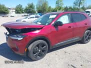 ✅ 2023 Buick Envision Essence • VIN: LRBFZNR45PD020538 • Lot: 42118435. Wystawiony na IAAI z przebiegiem 54 470 mil. Bezpłatny archiwum sprzedaży aukcyjnych z USA i szczegółowy raport historii pojazdu na DreamBid. Zdjęcie 2.