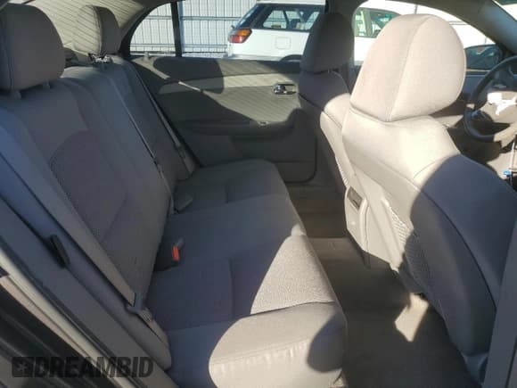 ✅ 2010 Chevrolet Malibu 1LS • VIN: 1G1ZB5EB3AF312913 • Lot: 80578254. Listed on Copart with 77,941 mi. Free auction sales archive from the USA and detailed vehicle history report at DreamBid. Image 11.