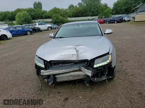 ✅ 2012 Audi A5 Prestige • VIN: WAUVFAFR2CA014543 • Лот: 69181764. Опубликован ранее на Copart с пробегом 186 682 миль. Бесплатный доступ к архиву аукционных продаж из США и подробный отчёт об истории автомобиля на DreamBid. Изображение 11.