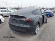 ✅ 2024 Tesla Model Y Long Range • VIN: 7SAYGDEE9RA265508 • Lot: 43685983. Wystawiony na IAAI z przebiegiem 33 217 mil. Bezpłatny archiwum sprzedaży aukcyjnych z USA i szczegółowy raport historii pojazdu na DreamBid. Zdjęcie 4.