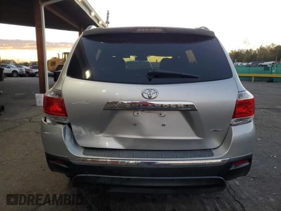 ✅ 2011 Toyota Highlander SE • VIN: 5TDBK3EH0BS069029 • Lot: 86654315. Listed on Copart with 95,296 mi. Free auction sales archive from the USA and detailed vehicle history report at DreamBid. Image 6.