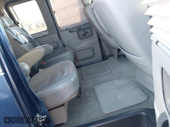 ✅ 2004 Chevrolet Express Passenger • VIN: 1GBFG15T341213642 • Lot: 43685333. Listed on IAAI with 77,577 mi. Free auction sales archive from the USA and detailed vehicle history report at DreamBid. Image 8.