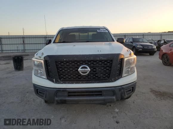 ✅ 2018 Nissan Titan S • VIN: 1N6AA1F38JN523339 • Lot: 93541495. Wystawiony na Copart z przebiegiem Nie podano. Bezpłatny archiwum sprzedaży aukcyjnych z USA i szczegółowy raport historii pojazdu na DreamBid. Zdjęcie 5.