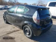 ✅ 2012 Toyota Prius One • VIN: JTDKDTB31C1001405 • Lot: 43708989. Wystawiony na IAAI z przebiegiem 132 119 mil. Bezpłatny archiwum sprzedaży aukcyjnych z USA i szczegółowy raport historii pojazdu na DreamBid. Zdjęcie 3.