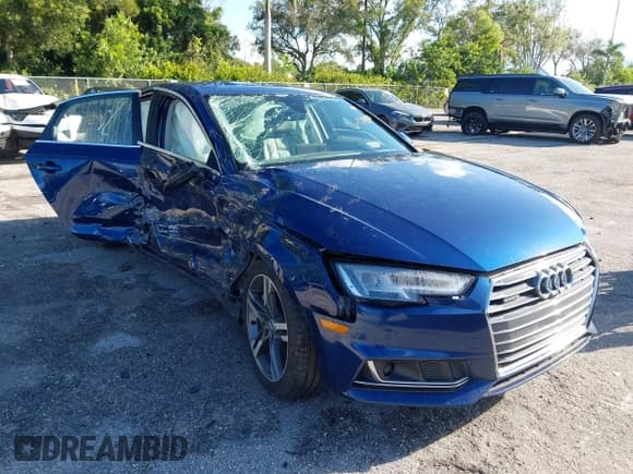 ✅ 2017 Audi A4 Prestige • VIN: WAUFNAF47HN020480 • Лот: 43500917. Опубликован ранее на IAAI с пробегом 127 055 миль. Бесплатный доступ к архиву аукционных продаж из США и подробный отчёт об истории автомобиля на DreamBid. Изображение 1.