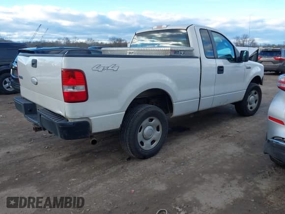 ✅ 2008 Ford F-150 XL • VIN: 1FTRF14W28KD60252 • Lot: 41207864. Listed on IAAI with 205,993 mi. Free auction sales archive from the USA and detailed vehicle history report at DreamBid. Image 4.
