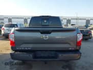 ✅ 2018 Nissan Titan Platinum Reserve • VIN: 1N6AA1E60JN506983 • Lot: 43343124. Wystawiony na IAAI z przebiegiem 118 173 mil. Bezpłatny archiwum sprzedaży aukcyjnych z USA i szczegółowy raport historii pojazdu na DreamBid. Zdjęcie 16.