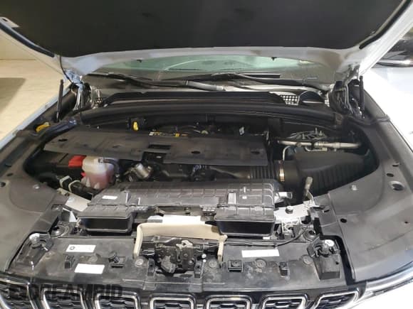 ✅ 2025 Jeep Grand Cherokee Limited • VIN: 1C4RJKBG1S8633041 • Lot: 89694935. Listed on Copart with 10,357 mi. Free auction sales archive from the USA and detailed vehicle history report at DreamBid. Image 12.