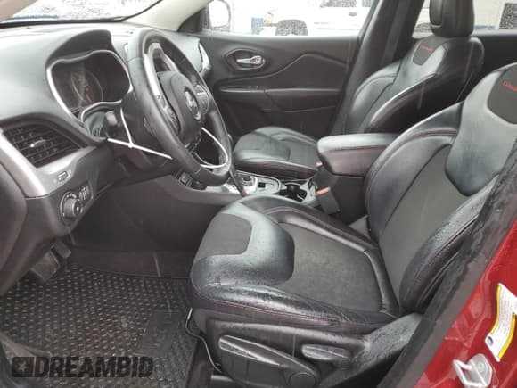 ✅ 2016 Jeep Cherokee Trailhawk • VIN: 1C4PJMBB7GW343851 • Lot: 81945015. Wystawiony na Copart z przebiegiem 91 513 mil. Bezpłatny archiwum sprzedaży aukcyjnych z USA i szczegółowy raport historii pojazdu na DreamBid. Zdjęcie 7.