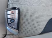 ✅ 2020 BMW M8 • VIN: WBSAE0C06LCD53214 • Lot: 38301455. Wystawiony na IAAI z przebiegiem 20 410 mil. Bezpłatny archiwum sprzedaży aukcyjnych z USA i szczegółowy raport historii pojazdu na DreamBid. Zdjęcie 11.