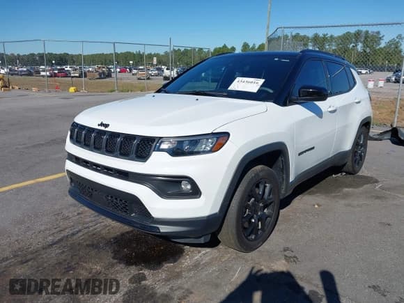 ✅ 2023 Jeep Compass Altitude • VIN: 3C4NJDBN2PT536285 • Lot: 43436016. Wystawiony na IAAI z przebiegiem 33 155 mil. Bezpłatny archiwum sprzedaży aukcyjnych z USA i szczegółowy raport historii pojazdu na DreamBid. Zdjęcie 2.