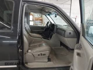✅ 2005 Chevrolet Suburban LT • VIN: 1GNFK16Z45J191317 • Лот: 41715102. Опубликован ранее на IAAI с пробегом 322 412 миль. Бесплатный доступ к архиву аукционных продаж из США и подробный отчёт об истории автомобиля на DreamBid. Изображение 5.