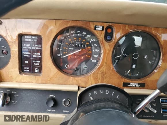 ✅ 1985 Rolls-Royce Silver Spur • VIN: SCAZN42AXFCX12584 • Lot: 59930415. Listed on Copart with 57,381 mi. Free auction sales archive from the USA and detailed vehicle history report at DreamBid. Image 9.