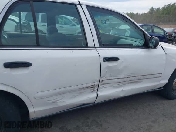 ✅ 2000 Ford Crown Victoria Police Interceptor • VIN: 2FAFP71W6YX169248 • Лот: 41974053. Опубликован ранее на IAAI с пробегом 230 658 миль. Бесплатный доступ к архиву аукционных продаж из США и подробный отчёт об истории автомобиля на DreamBid. Изображение 6.