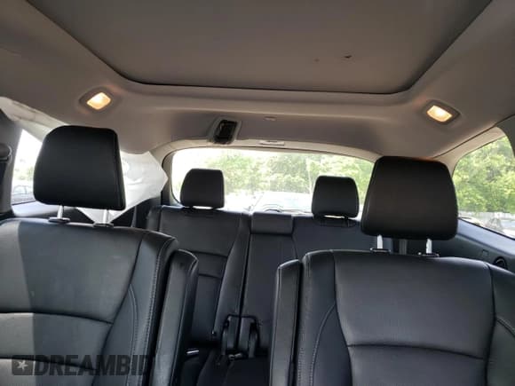 ✅ 2017 Honda Pilot Touring • VIN: 5FNYF6H95HB509635 • Lot: 57074145. Wystawiony na Copart z przebiegiem 101 513 mil. Bezpłatny archiwum sprzedaży aukcyjnych z USA i szczegółowy raport historii pojazdu na DreamBid. Zdjęcie 10.