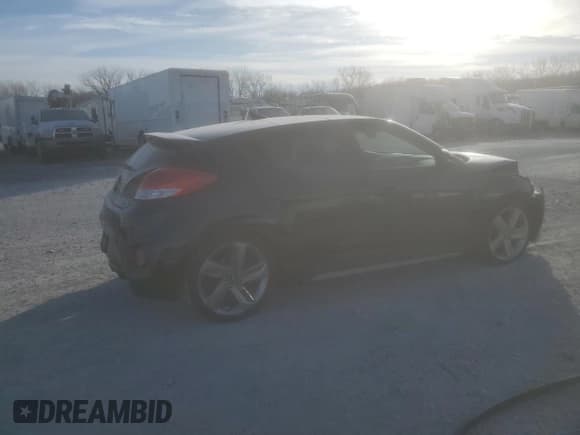 ✅ 2013 Hyundai Veloster Turbo • VIN: KMHTC6AE1DU105934 • Lot: 84446694. Wystawiony na Copart z przebiegiem 139 700 mil. Bezpłatny archiwum sprzedaży aukcyjnych z USA i szczegółowy raport historii pojazdu na DreamBid. Zdjęcie 3.