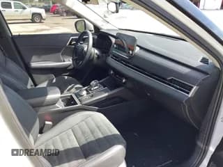 ✅ 2024 Mitsubishi Outlander SE • VIN: JA4J3VA89RZ019582 • Lot: 43099198. Wystawiony na IAAI z przebiegiem 45 430 mil. Bezpłatny archiwum sprzedaży aukcyjnych z USA i szczegółowy raport historii pojazdu na DreamBid. Zdjęcie 5.