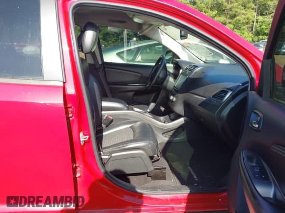 ✅ 2017 Dodge Journey Crossroad Plus • VIN: 3C4PDCGB8HT705493 • Лот: 42497664. Опубликован ранее на IAAI с пробегом 170 556 миль. Бесплатный доступ к архиву аукционных продаж из США и подробный отчёт об истории автомобиля на DreamBid. Изображение 5.