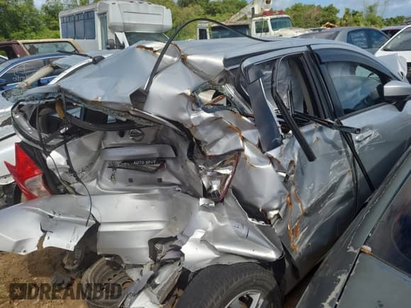 ✅ 2015 Nissan Note S • VIN: 3N1CE2CP0FL407821 • Lot: 77473314. Listed on Copart with Not provided. Free auction sales archive from the USA and detailed vehicle history report at DreamBid. Image 3.