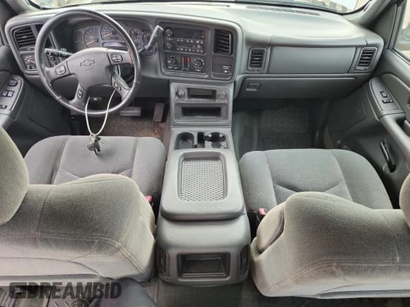 ✅ 2004 Chevrolet Silverado 1500 LS • VIN: 2GCEC19T341217360 • Lot: 93074355. Listed on Copart with 130,698 mi. Free auction sales archive from the USA and detailed vehicle history report at DreamBid. Image 8.