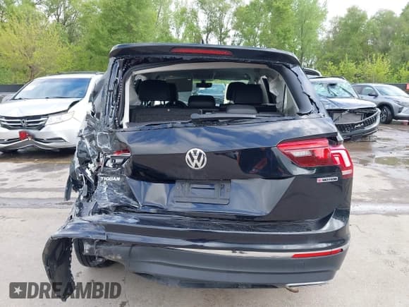 ✅ 2021 Volkswagen Tiguan SE • VIN: 3VV2B7AX9MM045580 • Lot: 42116249. Wystawiony na IAAI z przebiegiem 59 608 mil. Bezpłatny archiwum sprzedaży aukcyjnych z USA i szczegółowy raport historii pojazdu na DreamBid. Zdjęcie 17.