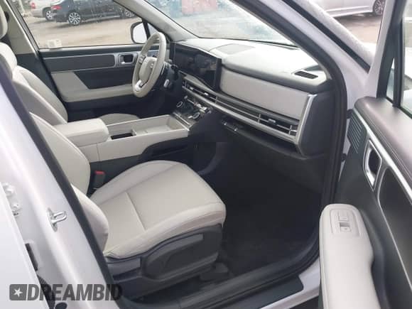 2025 Hyundai Santa Fe SEL z VIN 5NMP24GL0SH076658, wystawiony jako IAAI lot #43616886 z przebiegiem 5 183 mil mil oraz . Historia ofert i sprzedaży dostępna na DreamBid. Obrazek 5.