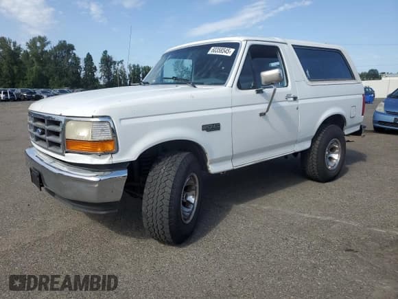 ✅ 1993 Ford Bronco XL • VIN: 1FMEU15N6PLA47865 • Lot: 60358545. Listed on Copart with 270,782 mi. Free auction sales archive from the USA and detailed vehicle history report at DreamBid. Image 1.