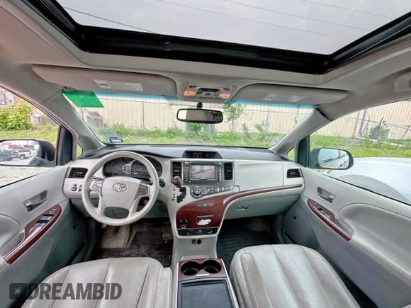 ✅ 2013 Toyota Sienna XLE • VIN: 5TDDK3DC1DS062365 • Lot: 57693395. Listed on Copart with 252,932 mi. Free auction sales archive from the USA and detailed vehicle history report at DreamBid. Image 9.