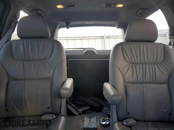 ✅ 2008 Honda Odyssey Touring • VIN: 5FNRL38988B039550 • Lot: 85102165. Listed on Copart with 108,056 mi. Free auction sales archive from the USA and detailed vehicle history report at DreamBid. Image 10.