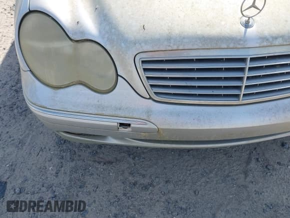 ✅ 2004 Mercedes-Benz C 320 • VIN: WDBRF64J04F551588 • Lot: 41971774. Wystawiony na IAAI z przebiegiem 184 594 mil. Bezpłatny archiwum sprzedaży aukcyjnych z USA i szczegółowy raport historii pojazdu na DreamBid. Zdjęcie 6.