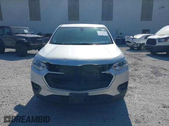 ✅ 2018 Chevrolet Traverse LS • VIN: 1GNEVFKW1JJ283913 • Lot: 43260697. Wystawiony na IAAI z przebiegiem 135 491 mil. Bezpłatny archiwum sprzedaży aukcyjnych z USA i szczegółowy raport historii pojazdu na DreamBid. Zdjęcie 12.