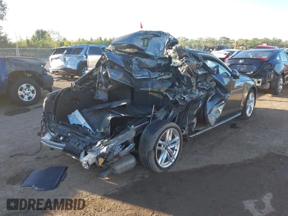 ✅ 2020 Audi A4 Premium Plus • VIN: WAUENAF40LN010121 • Lot: 43342815. Wystawiony na IAAI z przebiegiem Nie podano. Bezpłatny archiwum sprzedaży aukcyjnych z USA i szczegółowy raport historii pojazdu na DreamBid. Zdjęcie 4.